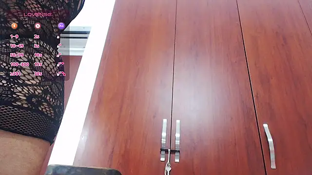 Snapshot of hornywife_ chatting on September 2025 07:31:01 PM hornywife online show from September 2025 07:31:01 PM