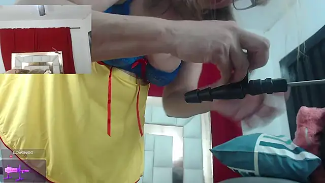 candyrojas online show from April 2026 08:41:01 AM