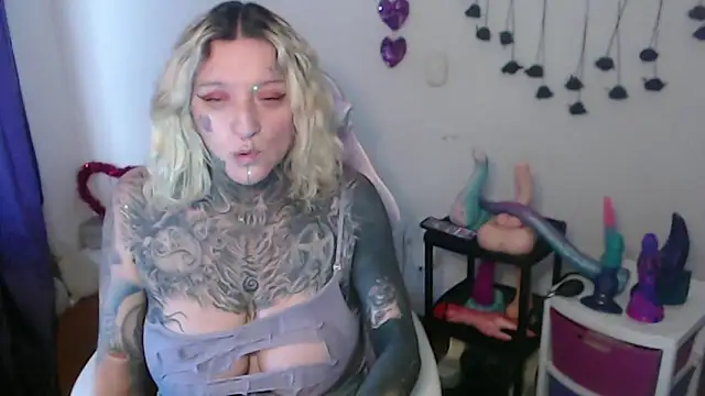 SLOPPYTITSS online show from April 2026 10:44:02 PM