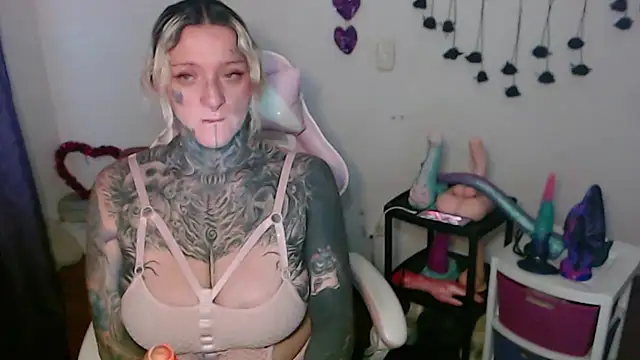 SLOPPYTITSS online show from April 2026 10:47:01 PM