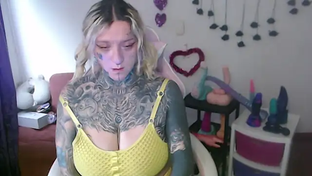 SLOPPYTITSS online show from April 2026 10:38:01 PM