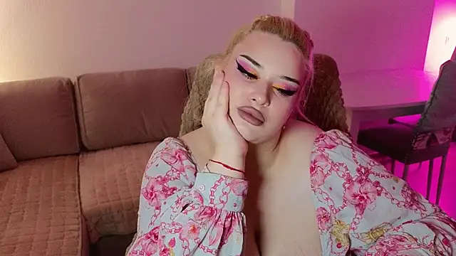 EllsaJean  online show from June 2026 12:32:02 AM