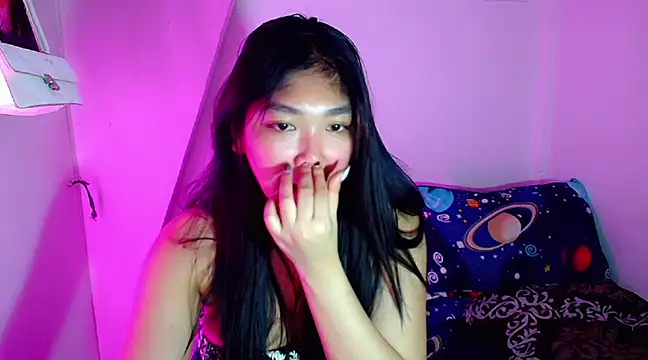 TR4NSCUTI3 online show from February 2025 02:08:01 AM