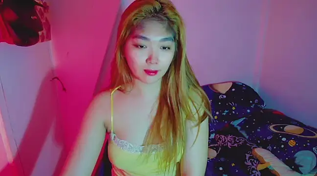 TR4NSCUTI3 online show from January 2025 07:46:01 PM