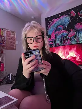 Cutiepiespanks online show from March 2026 10:43:02 PM