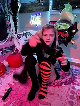 Cutiepiespanks online show from October 2025 12:09:01 AM