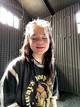 Cutiepiespanks online show from November 2025 07:07:01 PM