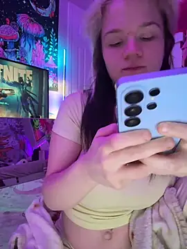 Cutiepiespanks online show from April 2026 02:05:01 AM