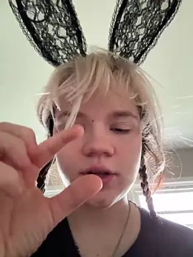 Cutiepiespanks online show from April 2026 07:09:02 PM