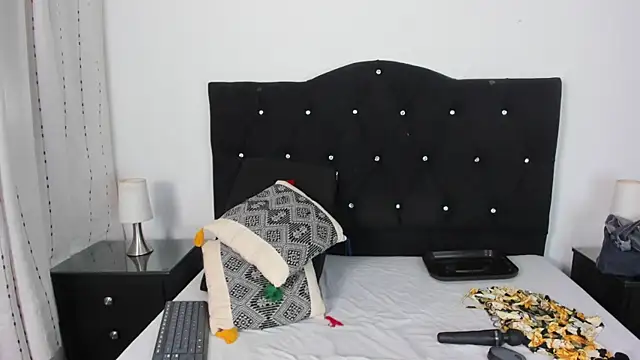 Keira Lennox online show from November 2025 11:47:01 AM