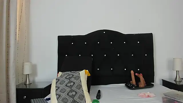 Keira Lennox online show from November 2025 11:42:01 AM