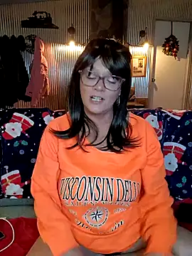Snapshot of cowgirlc chatting on December 2024 02:03:01 AM cowgirlc online show from December 2024 02:03:01 AM