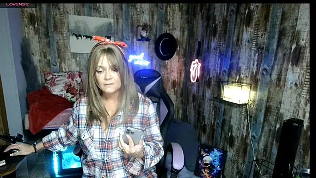 cowgirlc online show from November 2025 02:59:01 AM