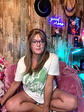 cowgirlc online show from November 2025 02:48:01 AM