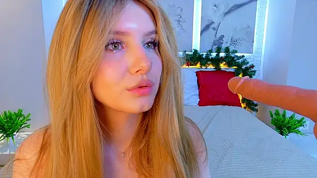 Betty June online show from December 2025 08:55:02 PM