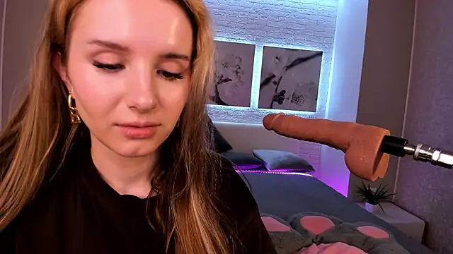 Betty June online show from October 2025 08:50:02 PM