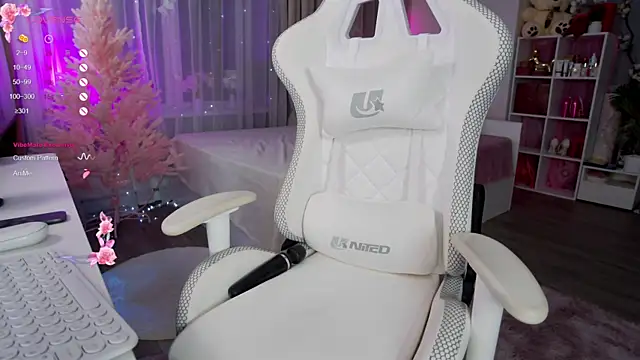 my--Polina online show from December 2025 07:50:01 PM