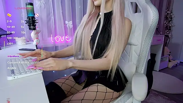 Snapshot of my--Polina chatting on October 2025 10:11:01 PM my--Polina online show from October 2025 10:11:01 PM