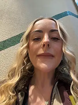 EmaSalis online show from March 2026 10:52:02 AM