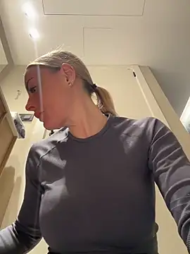 EmaSalis online show from March 2026 04:40:02 PM