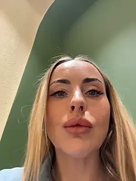 EmaSalis online show from March 2026 09:36:02 AM