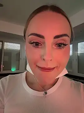 EmaSalis online show from February 2026 12:07:01 PM