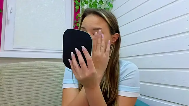 Misss Vikk online show from October 2025 06:45:01 AM