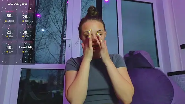 Misss Vikk online show from April 2026 03:15:02 PM