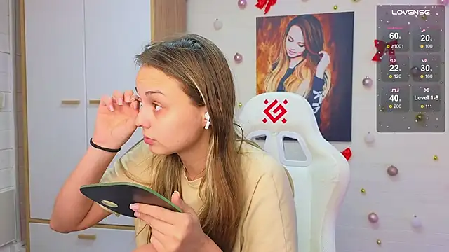 Misss Vikk online show from March 2026 02:58:01 PM