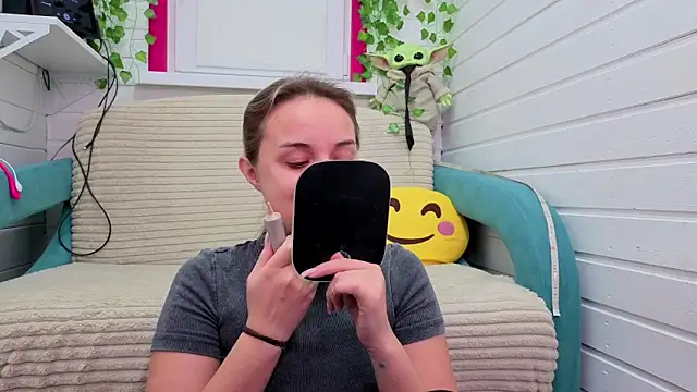 Misss Vikk online show from November 2025 05:55:02 AM