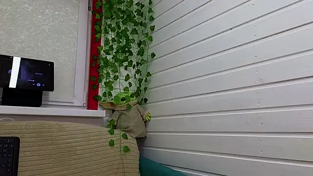 Misss Vikk online show from October 2025 06:45:01 AM