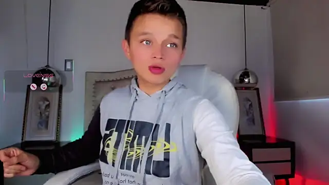 Snapshot of Tim_wolf chatting on November 2025 10:10:01 PM Tim wolf online show from November 2025 10:10:01 PM