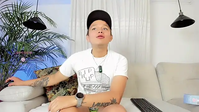 Snapshot of Tim_wolf chatting on February 2026 05:01:02 PM Tim wolf online show from February 2026 05:01:02 PM