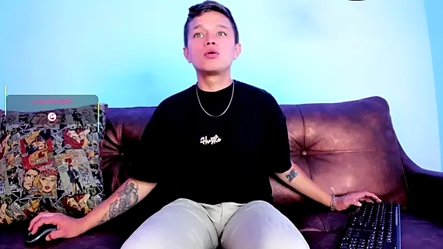 Snapshot of Tim_wolf chatting on November 2025 02:39:02 PM Tim wolf online show from November 2025 02:39:02 PM