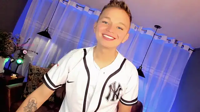 Snapshot of Tim_wolf chatting on November 2025 05:56:02 AM Tim wolf online show from November 2025 05:56:02 AM