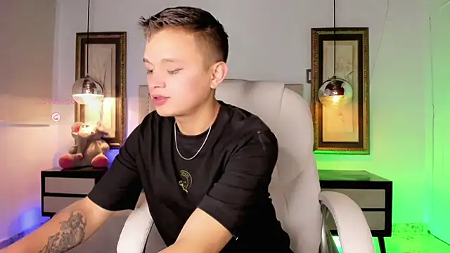 Snapshot of Tim_wolf chatting on November 2025 10:02:02 PM Tim wolf online show from November 2025 10:02:02 PM