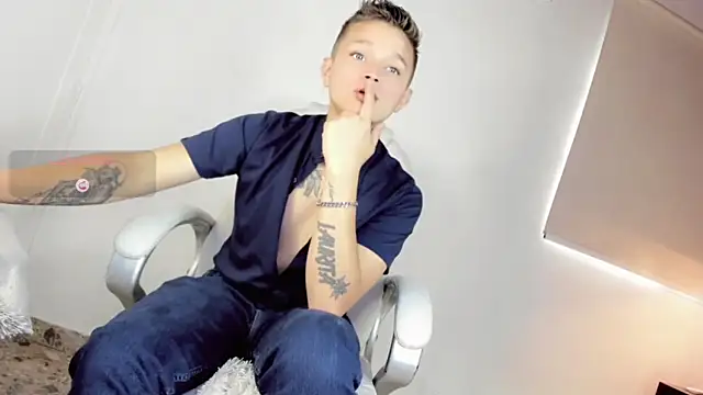 Snapshot of Tim_wolf chatting on December 2025 08:52:01 PM Tim wolf online show from December 2025 08:52:01 PM