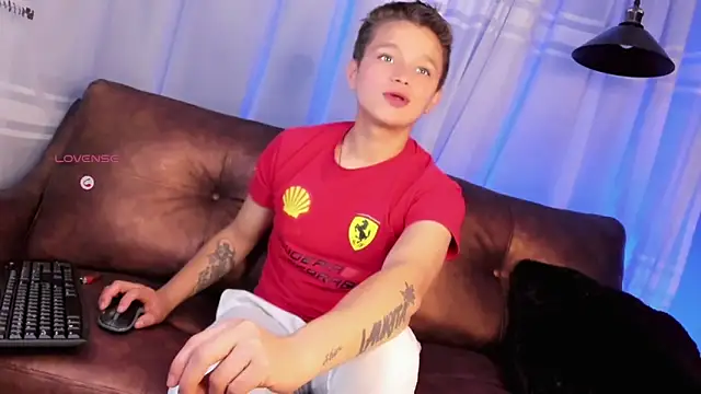 Snapshot of Tim_wolf chatting on October 2025 08:42:01 PM Tim wolf online show from October 2025 08:42:01 PM