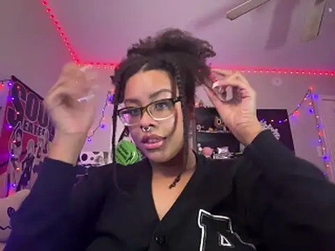 Snapshot of N1NT3NDH03 chatting on December 2025 04:22:02 AM N1NT3NDH03 online show from December 2025 04:22:02 AM