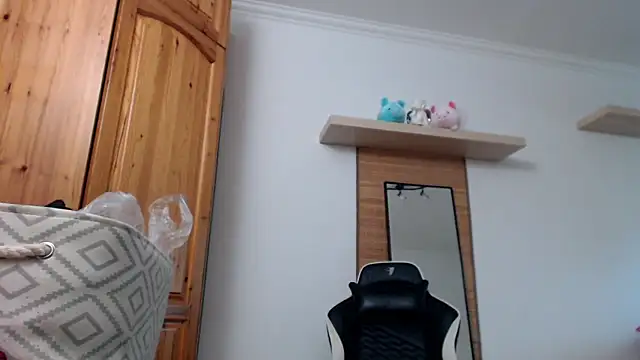 Snapshot of Lisakisss chatting on October 2025 07:42:01 AM Lisakisss online show from October 2025 07:42:01 AM