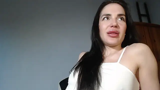 Snapshot of Lisakisss chatting on April 2026 05:49:01 PM Lisakisss online show from April 2026 05:49:01 PM