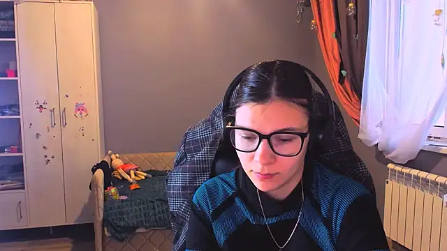 Snapshot of MollyLollipop chatting on December 2025 02:56:01 AM MollyLollipop online show from December 2025 02:56:01 AM