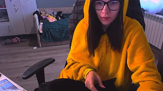 Snapshot of MollyLollipop chatting on December 2025 06:12:02 AM MollyLollipop online show from December 2025 06:12:02 AM