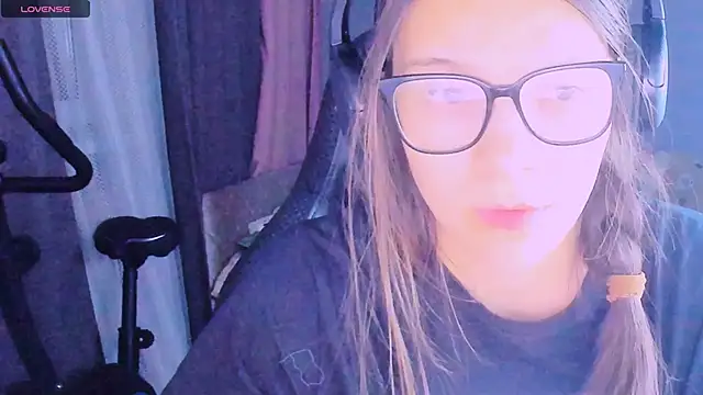 MollyLollipop online show from March 2026 05:04:01 PM