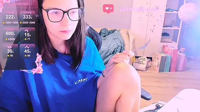 Snapshot of MollyLollipop chatting on November 2025 06:52:01 AM MollyLollipop online show from November 2025 06:52:01 AM