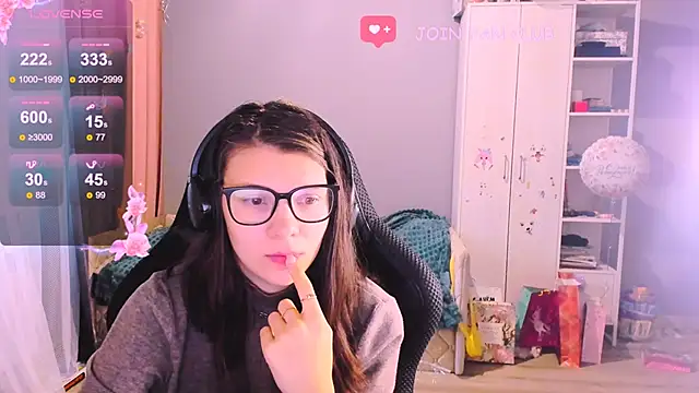 Snapshot of MollyLollipop chatting on November 2025 02:48:01 AM MollyLollipop online show from November 2025 02:48:01 AM