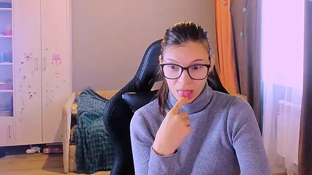 MollyLollipop online show from March 2026 02:01:01 AM