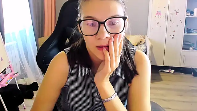 MollyLollipop online show from September 2025 04:29:01 AM