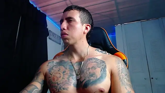 Snapshot of Adam_Hudsond chatting on October 2025 03:20:01 PM Adam Hudsond online show from October 2025 03:20:01 PM