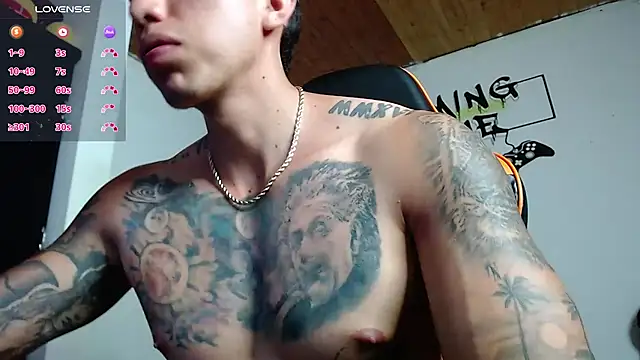 Snapshot of Adam_Hudsond chatting on January 2025 11:12:02 PM Adam Hudsond online show from January 2025 11:12:02 PM